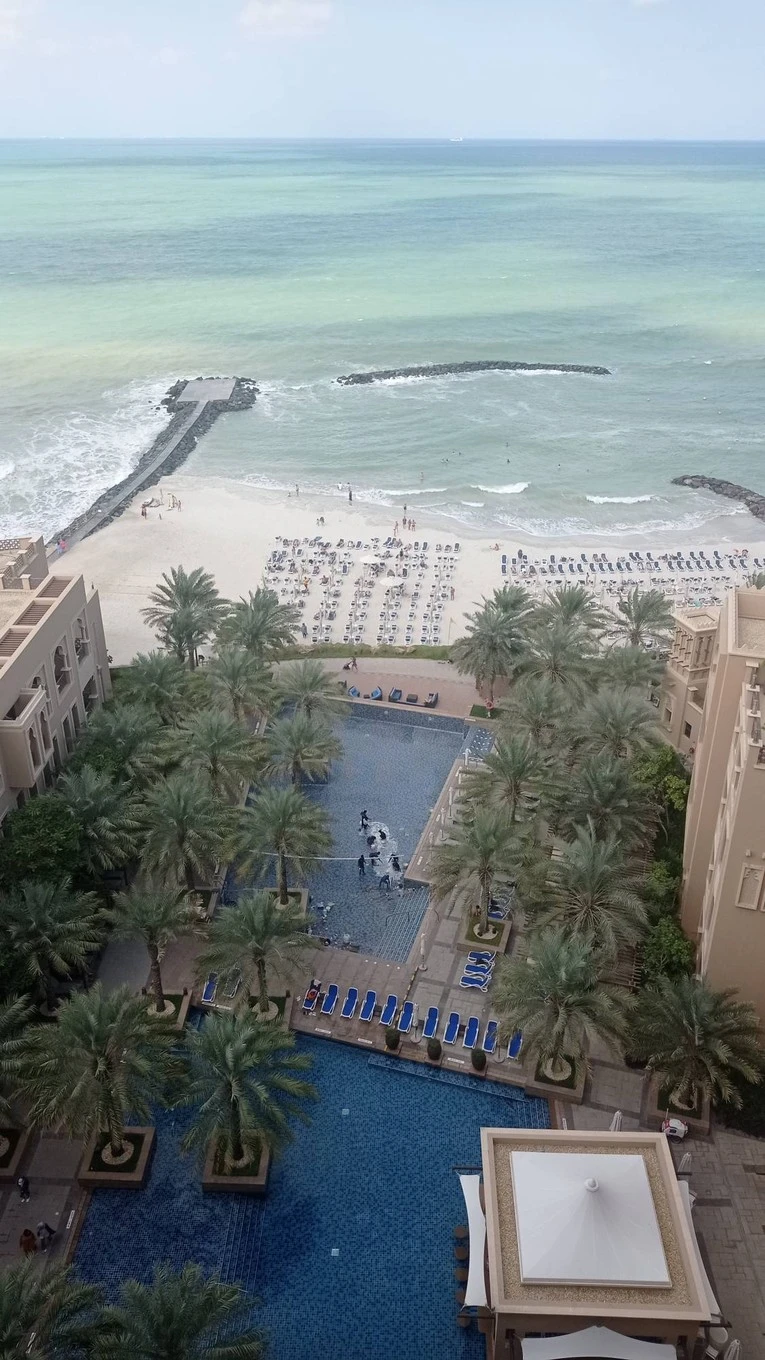 Фото отеля SHERATON SHARJAH BEACH RESORT & SPA