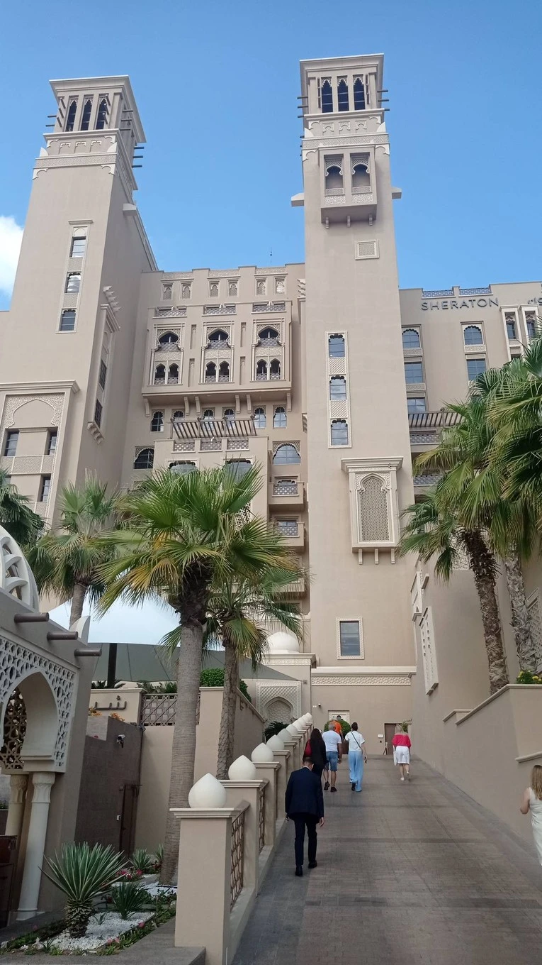 Фото отеля SHERATON SHARJAH BEACH RESORT & SPA