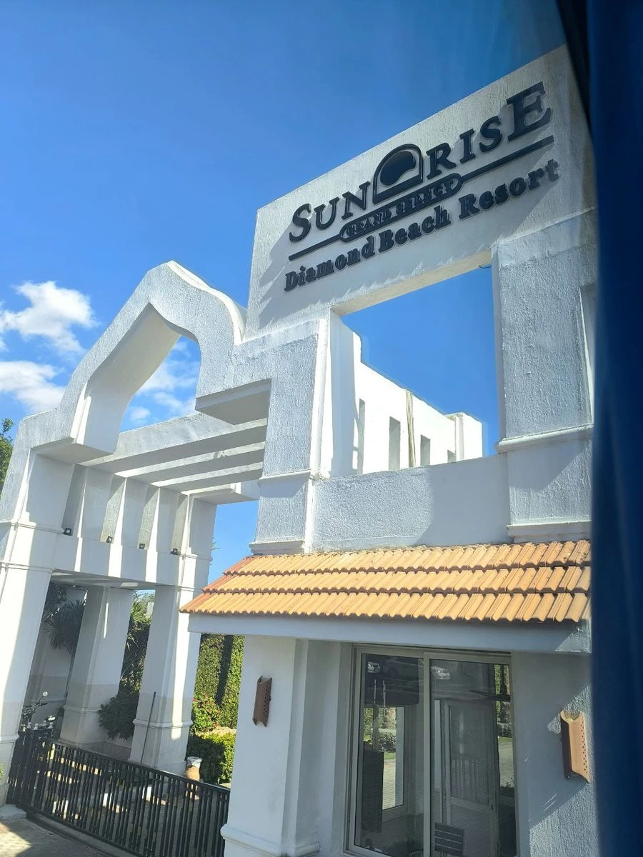 Фото отеля SUNRISE DIAMOND BEACH RESORT