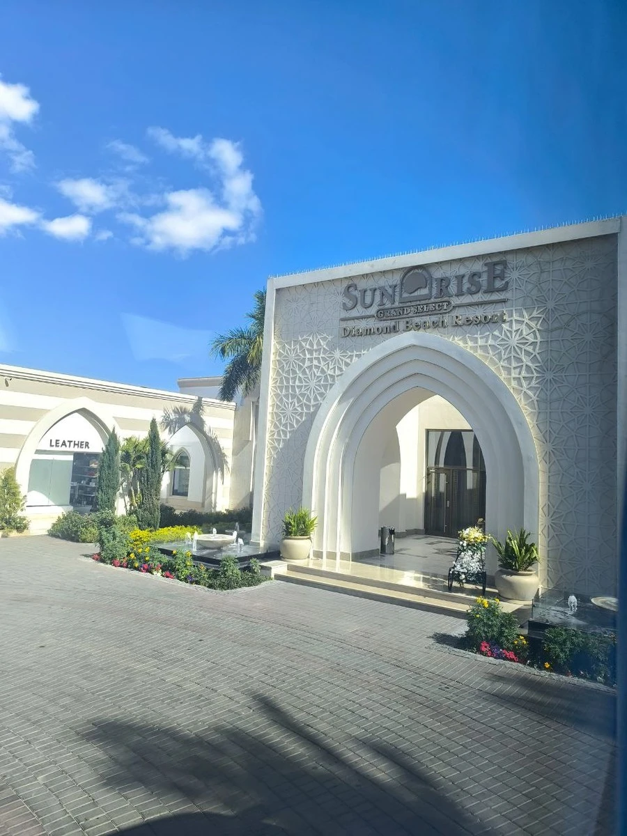 Фото отеля SUNRISE DIAMOND BEACH RESORT