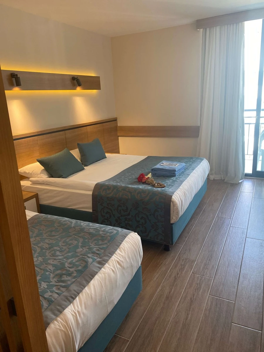 Фото отеля MERYAN