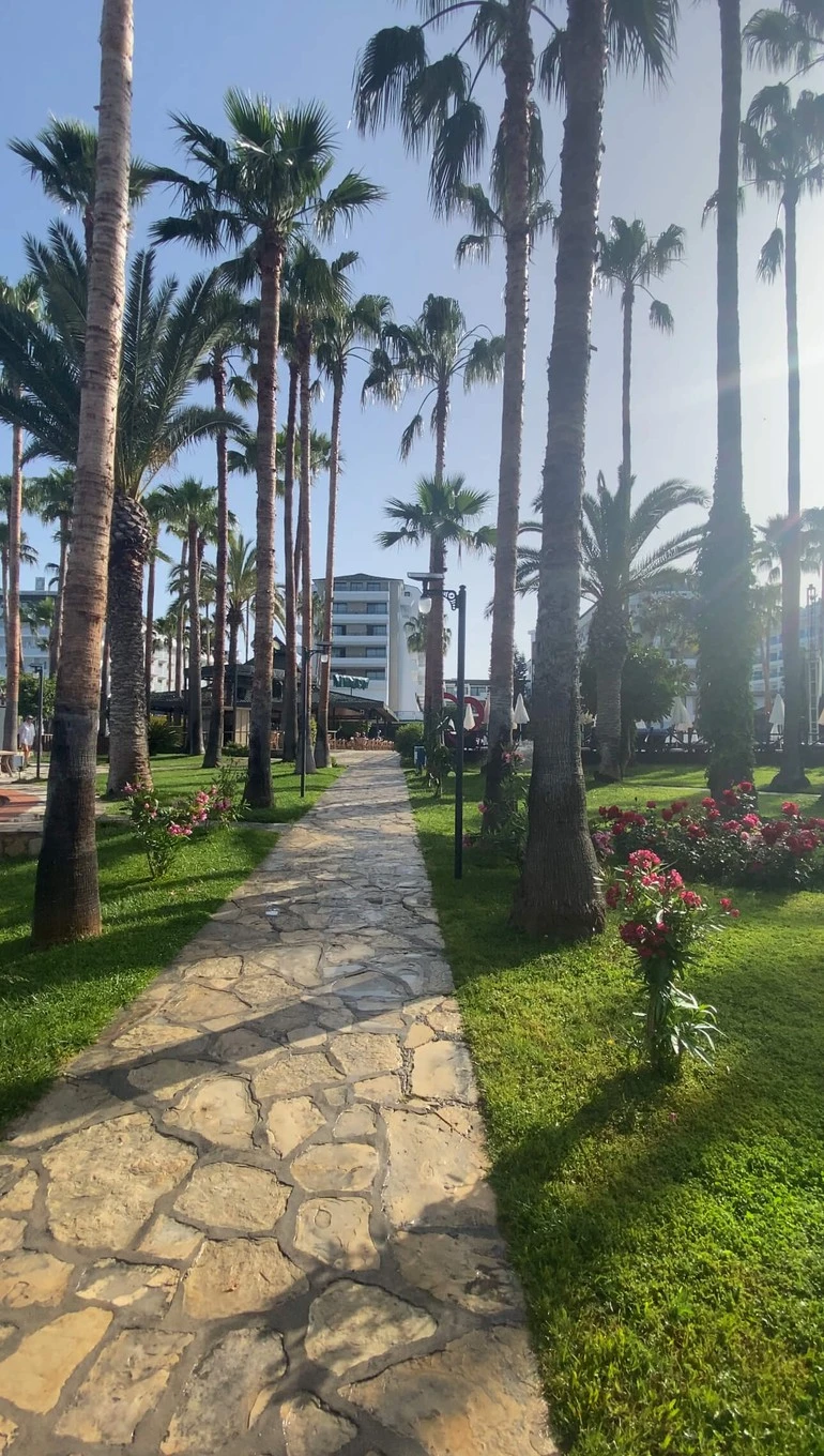 Фото отеля MERYAN