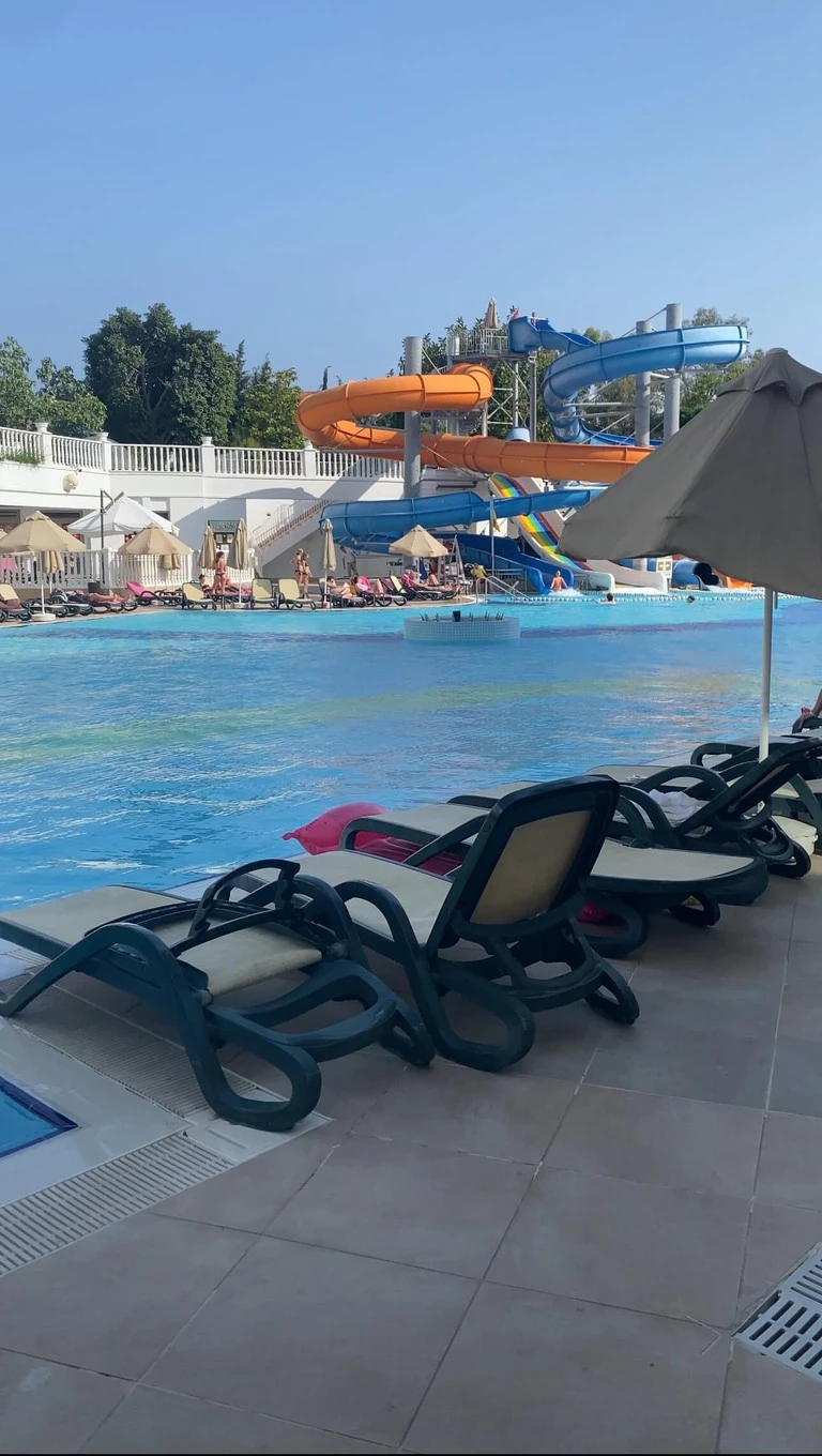 Фото отеля ALBA QUEEN HOTEL