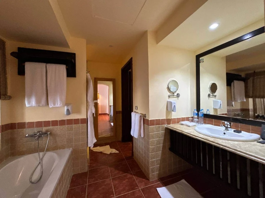 Фото отеля TAMRA BEACH RESORT