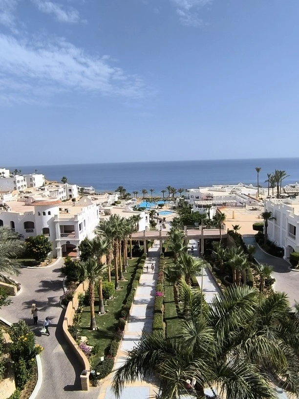 Фото отеля CONTINENTAL PLAZA BEACH & AQUA PARK RESORT