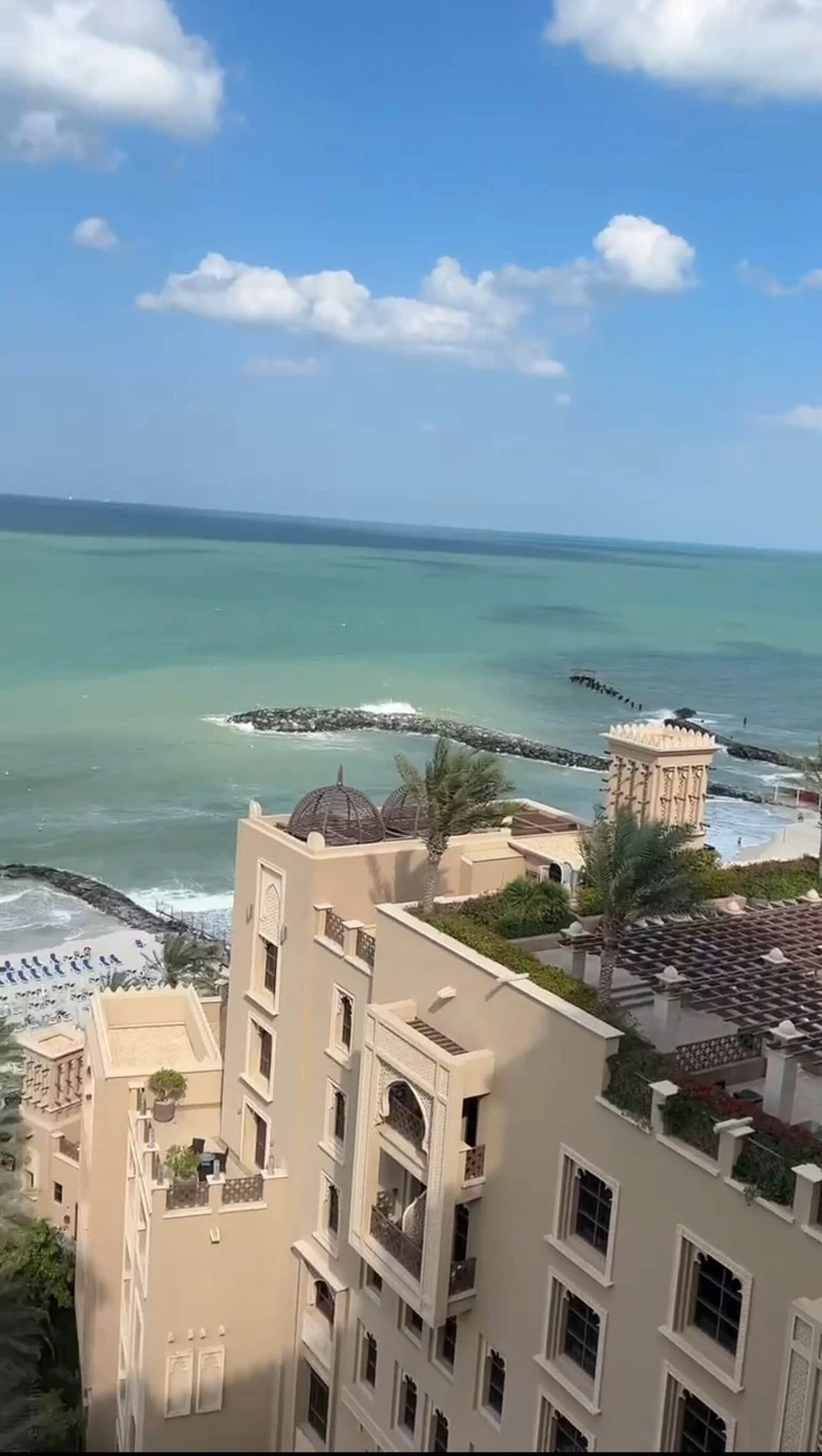 Фото отеля SHERATON SHARJAH BEACH RESORT & SPA