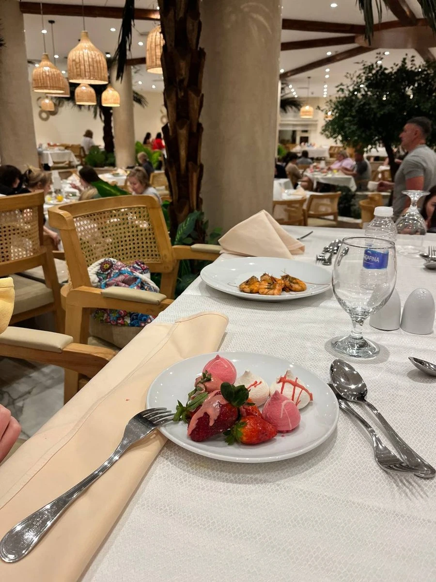 Фото отеля INVIDIA CORAL BEACH TIRAN (EX. CORAL BEACH RESORT TIRAN)