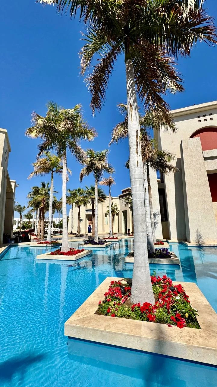 Фото отеля GRAND ROTANA RESORT & SPA