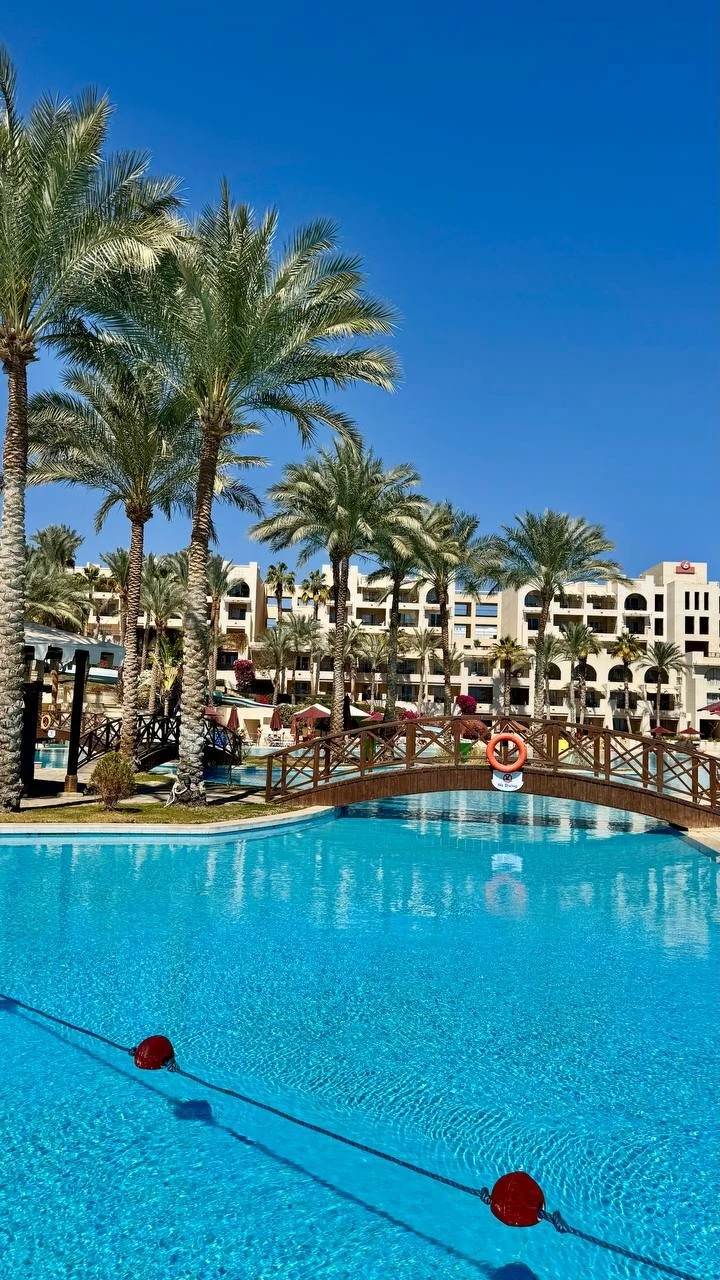 Фото отеля GRAND ROTANA RESORT & SPA