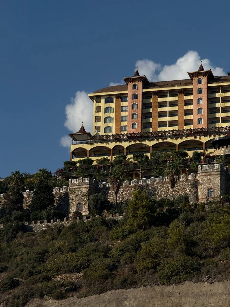 Фото отеля UTOPIA WORLD HOTEL