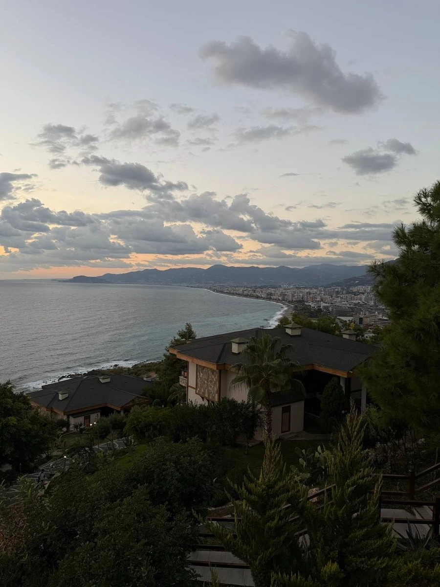 Фото отеля UTOPIA WORLD HOTEL