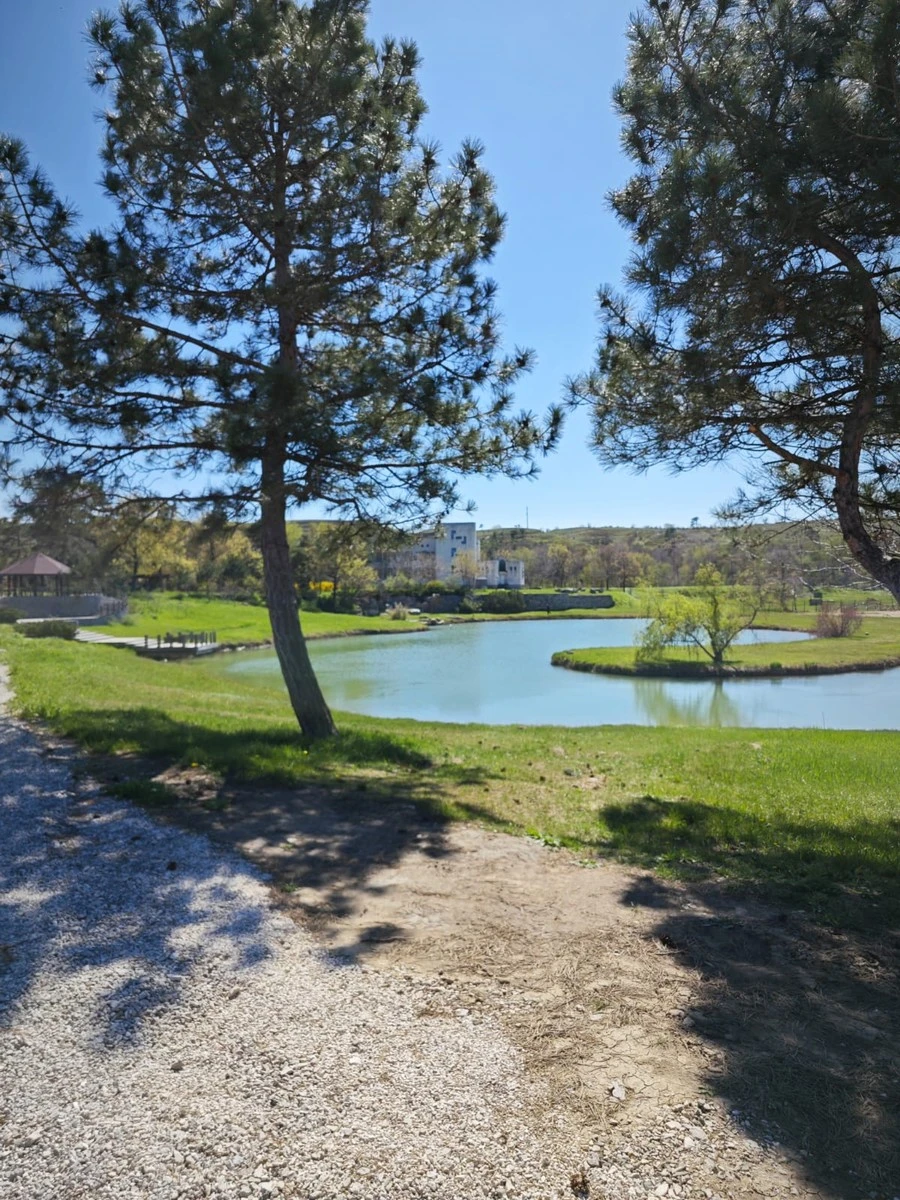 Фото отеля РАССВЕТЫ И ЗАКАТЫ (БЫВШ. ЧЕРНОМОРЕЦ САНАТОРИЙ ПЕСЧАНОЕ)